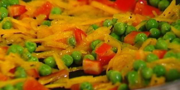 фриттата с тыквой, зеленым горошком и сладким перцем