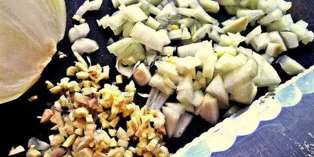 испанский картофельный омлет с рыбкой