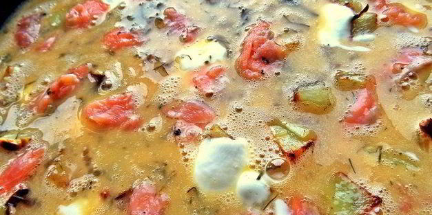 испанский картофельный омлет с рыбкой