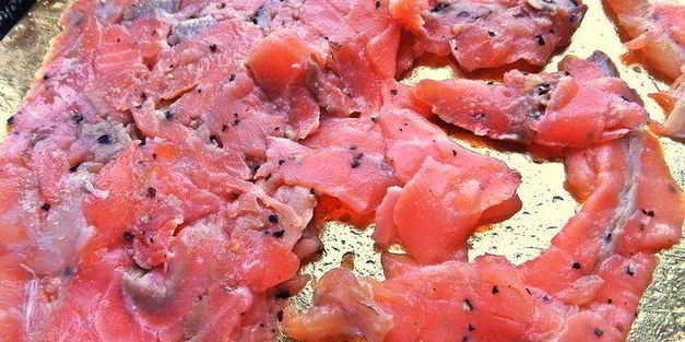 испанский картофельный омлет с рыбкой