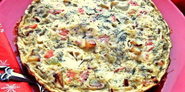 испанский картофельный омлет с рыбкой