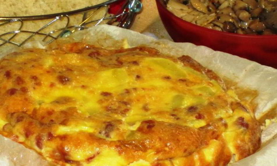 Рецепт картофельная фриттата с колбасками