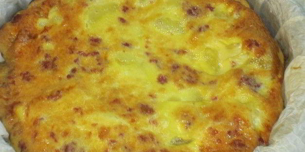 картофельная фриттата с колбасками