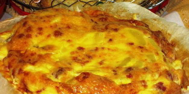 картофельная фриттата с колбасками