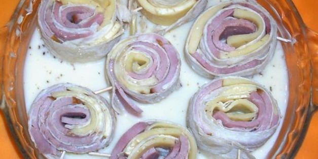 омлет — букет с розами из лаваша