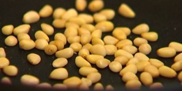 омлет де люкс со спаржей и кедровыми орехами