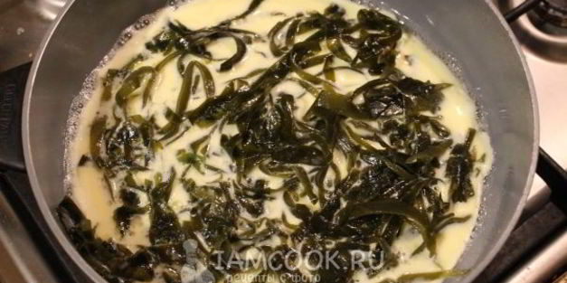 омлет камуфляж с морской капустой