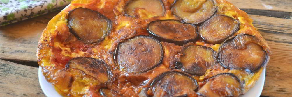 Омлет с баклажанами и помидорами