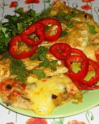 Омлет с баклажаном и помидорами