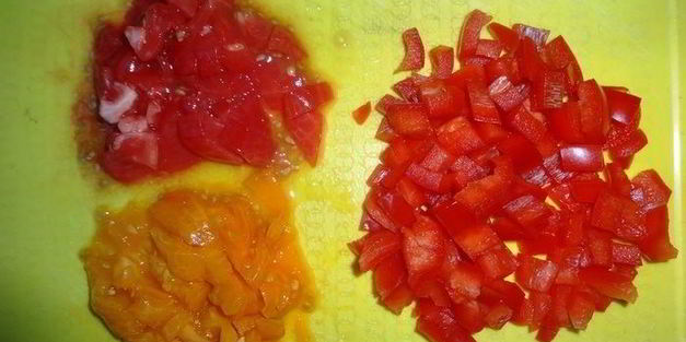 омлет с баклажаном и помидорами