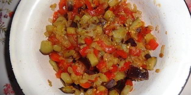 омлет с баклажаном и помидорами