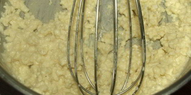 омлет с грибами и охотничьими колбасками