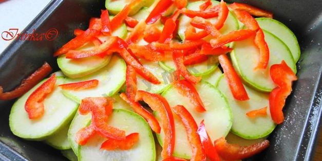 омлет с кабачками и помидорами