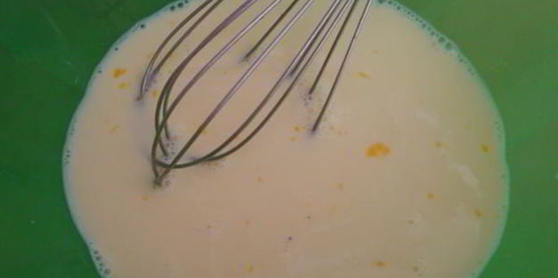 омлет с колбасой и сыром