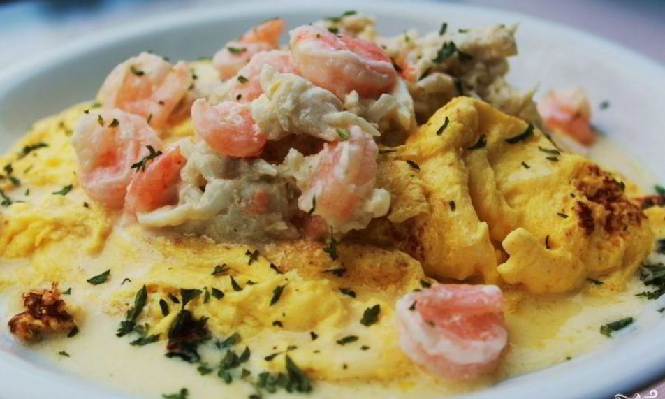 Рецепт омлет с креветками и авокадо