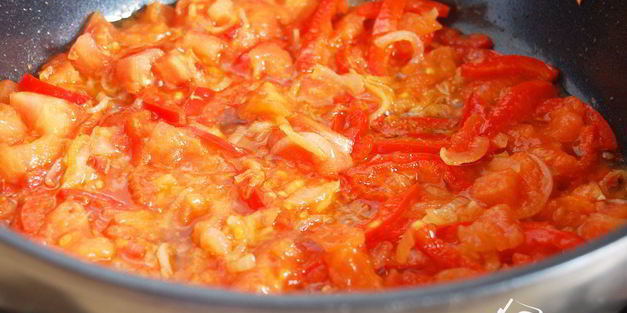 омлет с креветками и овощами