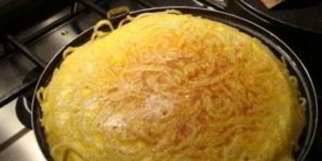 омлет с макаронами