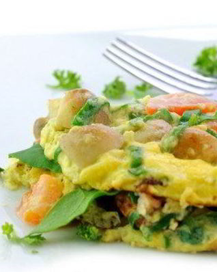 Омлет с начинкой из грибов, шпината и феты