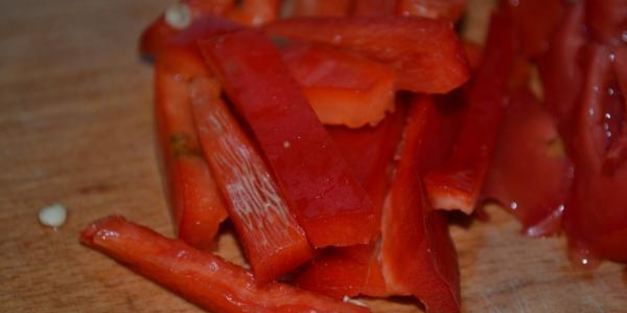 омлет с овощами и курицей