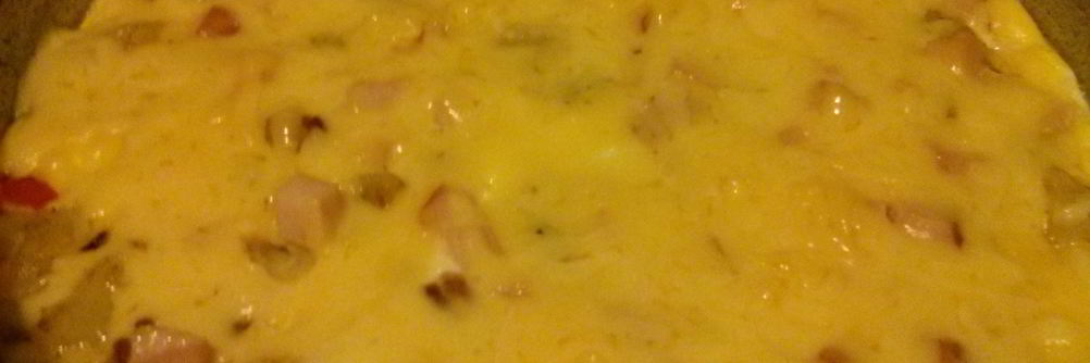 Омлет с овощами и ветчиной