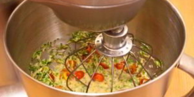 омлет с помидорами и картофелем