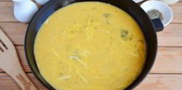 омлет в стиле пиццы