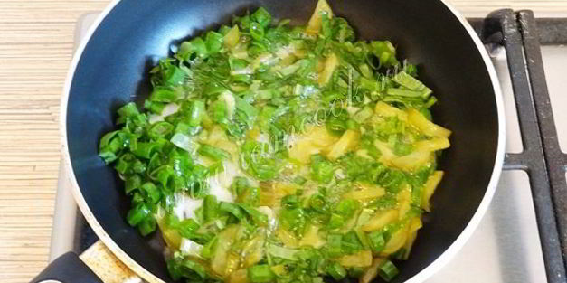 омлет весенний с зеленью