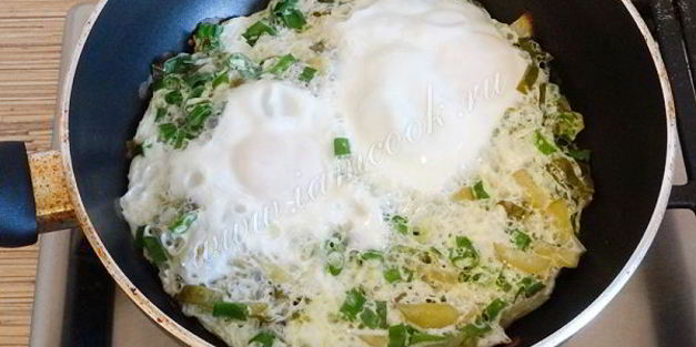 омлет весенний с зеленью