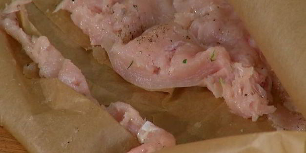 простой омлет с курицей и шампиньонами