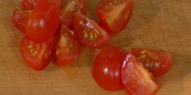 простой омлет с курицей и шампиньонами