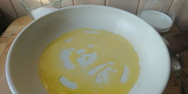 сладкий омлет с яблоком