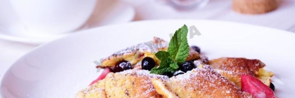 Сладкий творожный омлет