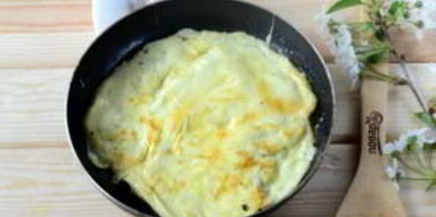 слоеный омлет на завтрак