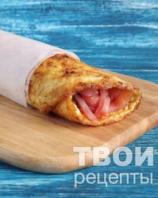 Сырный омлет с ветчиной