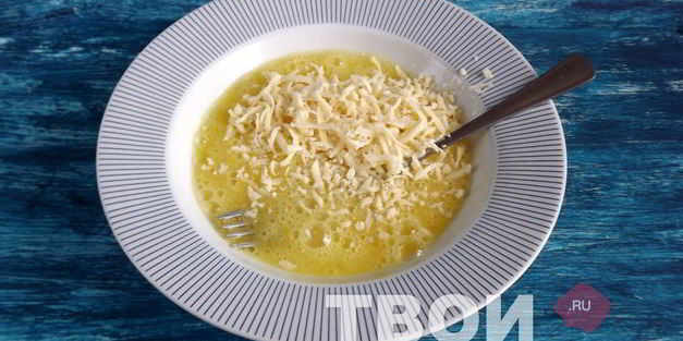 сырный омлет с ветчиной