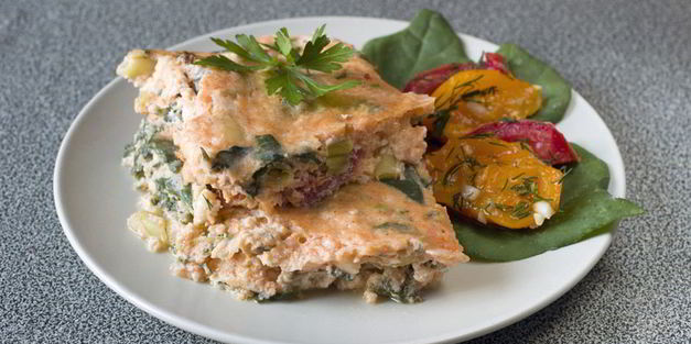 творожный омлет с зеленью и овощами