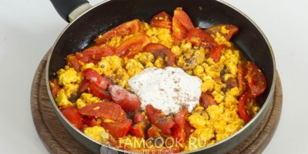 вегетарианский омлет с адыгейским сыром