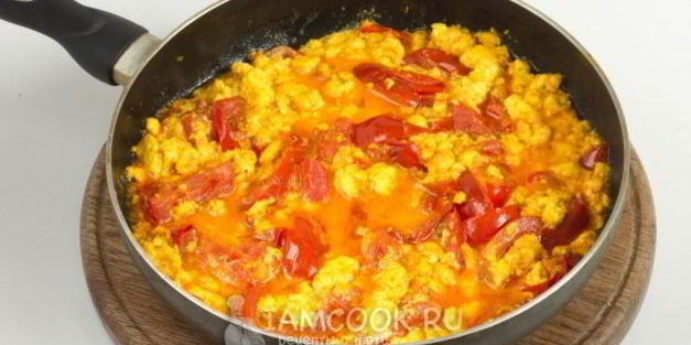 вегетарианский омлет с адыгейским сыром