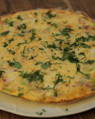 Запеченный омлет с беконом и шампиньонами