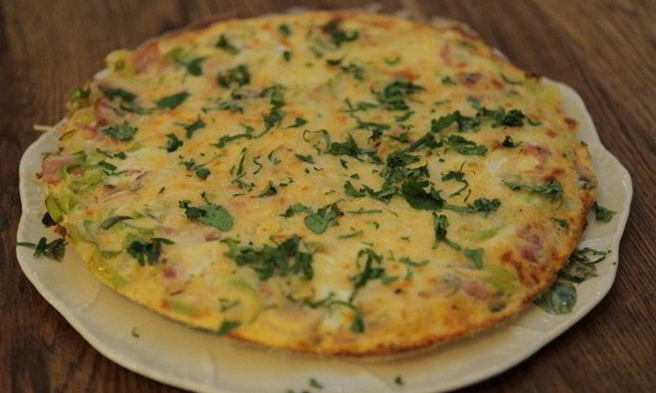 Рецепт запеченный омлет с беконом и шампиньонами