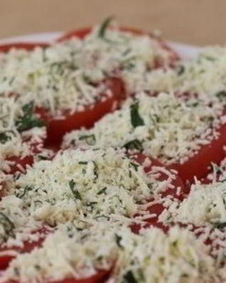 Помидоры с брынзой и чесноком