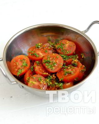 Помидоры с зеленью