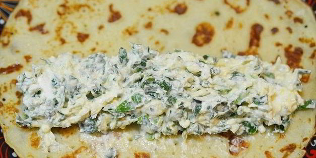 блинные рулетики с рыбой и икрой