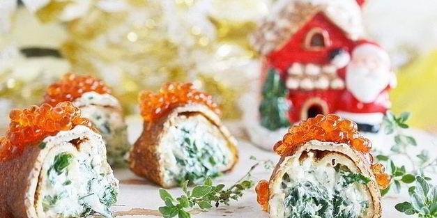 блинные рулетики с рыбой и икрой