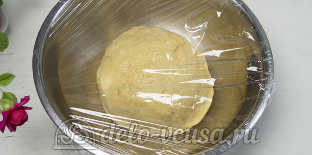 дрожжевой рулет с маком