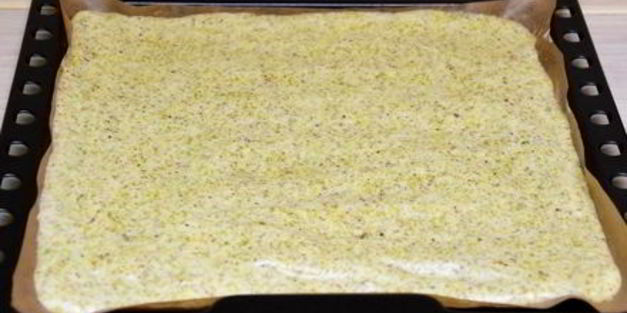 фисташковый рулет с клубникой