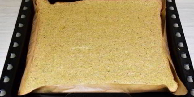 фисташковый рулет с клубникой