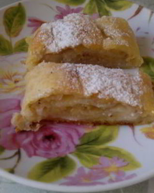 Фруктовый рулет из творожного теста