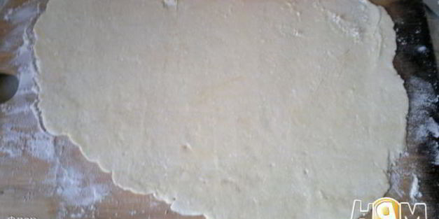 фруктовый рулет из творожного теста