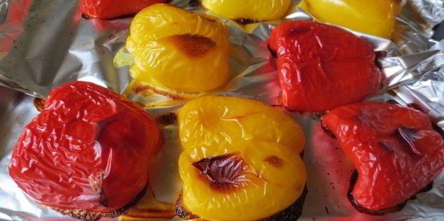 гратен вкусняшка с рулетиками из цукини с рикоттой и кедровыми орешками